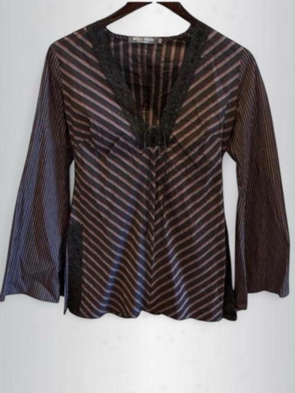 Vintage Y2K BISOU BISOU
Striped Bell Slv Tie Front
Lace Trim Deep V Tunic Top XS